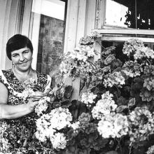 Балкон-цветник | Быт. 1990-e гг., г.Северодвинск. Фото #C7069.