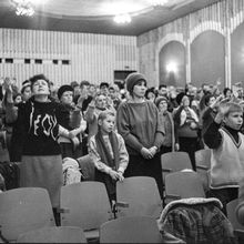 Богослужение | Горожане. 1990-e гг., г.Северодвинск. Фото #C13930.