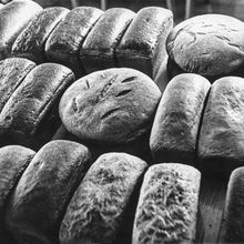Свежий хлеб | Торговля. 1990-e гг., г.Северодвинск. Фото #C7876.