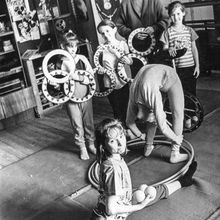 Гимнастки с предметами | Спорт. 1990-e гг., г.Северодвинск. Фото #C5194.