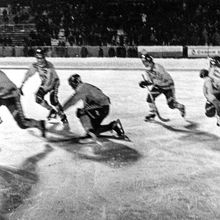 Матч по хоккею | Спорт. 1990-e гг., г.Северодвинск. Фото #C5209.