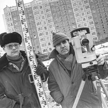 Геодезисты | Строительство. 1992 г., г.Северодвинск. Фото #C13964.