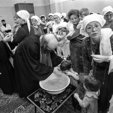 Крещение  | Общественная жизнь. 1990-e гг., г.Северодвинск. Фото #C13988.
